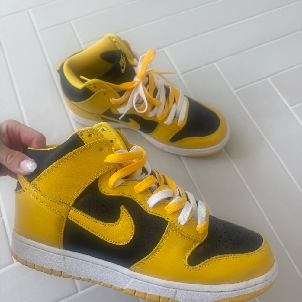 Men’s size 9.5 Nike Yellow and Black High-Top Dunks